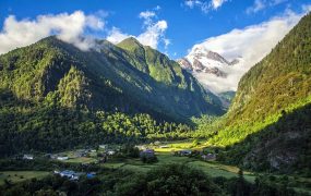 ?雪崩驚魂！那個看“日照金山”的地方沖上了熱搜……